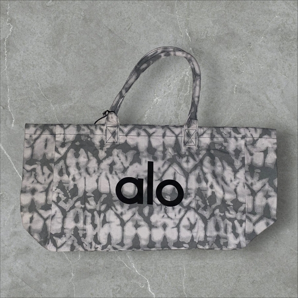 ALO Yoga Handbags - Alo Yoga Tie Dye Tote Bag